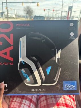 Astro A20 Wireless Over-Ear Gaming Headset — White/Black